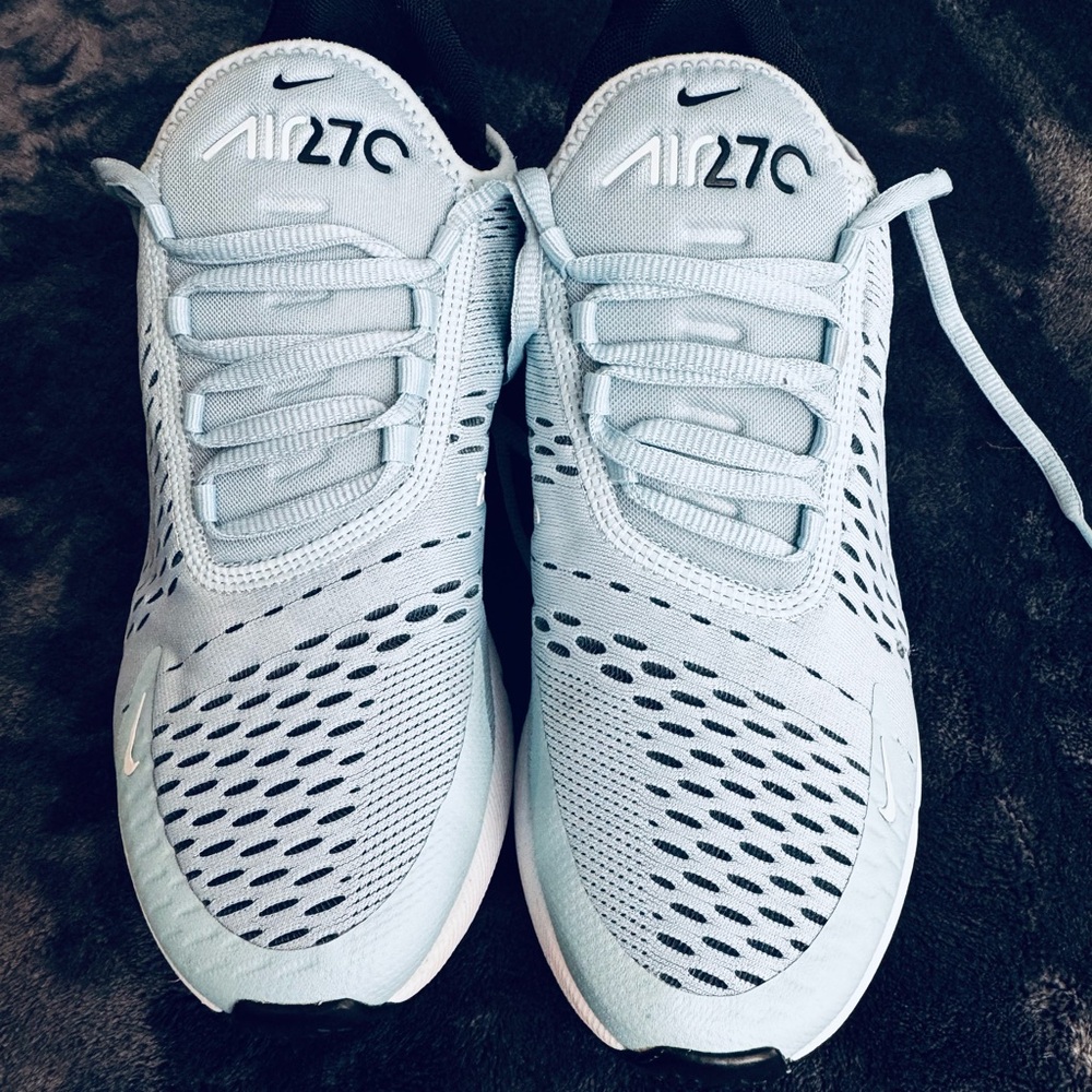 Nike women’s 270’s
